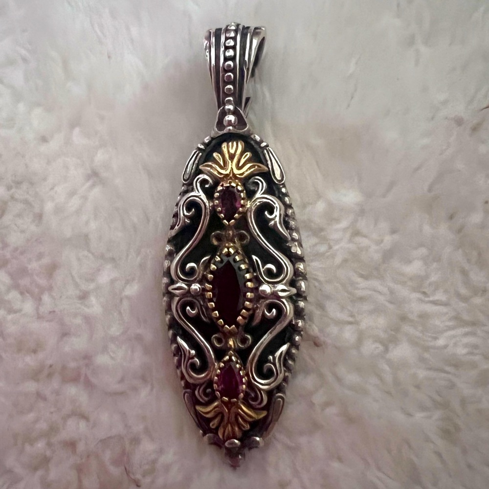 Konstantino Artemis pendant garnet, sterling and 18k